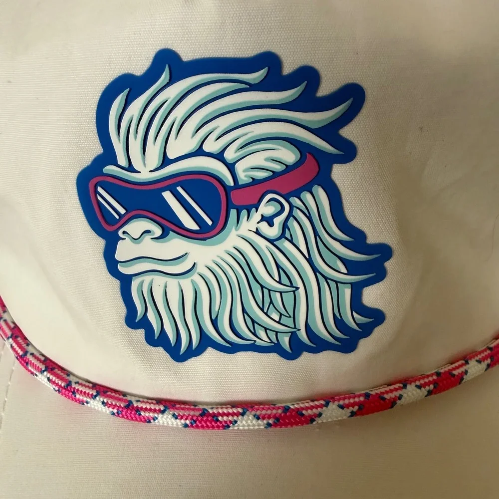Waggle Golf Yeti Rope Hat Mens White Snapback Performance Golf Cap Adjustable